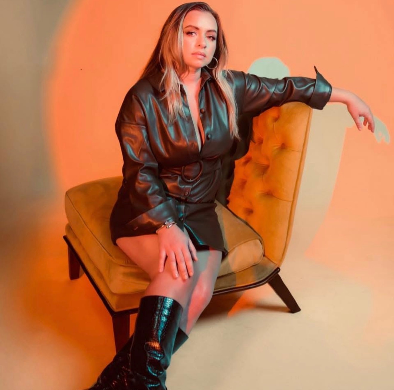 Danielle Lampron, founder of DTL EVNTS, available for luxury wedding planning in Paris, London, and New York.